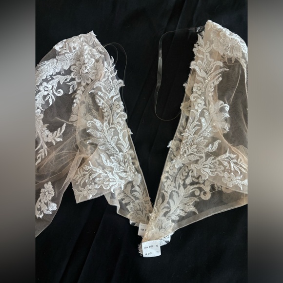 Detachable sleeves for wedding dress - Picture 15 of 16